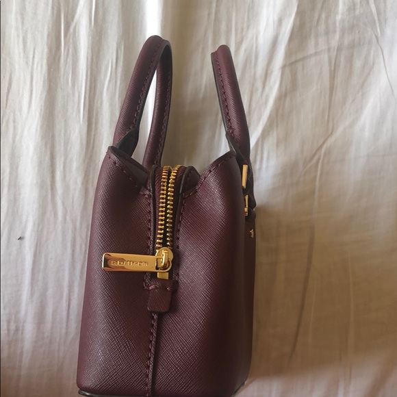 Micheal Kors Mini Savannah in Merlot Xbody 🏵 - Picture 5 of 8